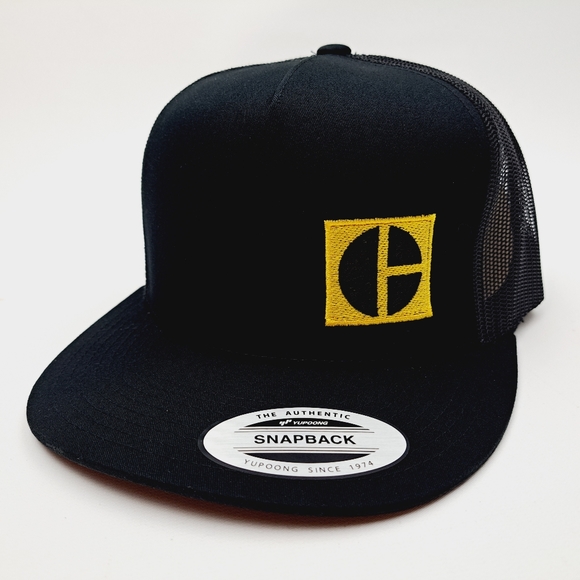CAT Caterpillar Flat Bill Trucker Mesh Snapback Hat Cap Black Embroidered - Picture 1 of 4